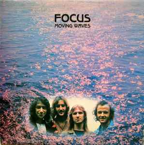 Focus-Moving Waves